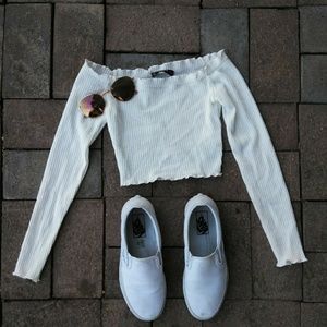 White long sleeve crop top